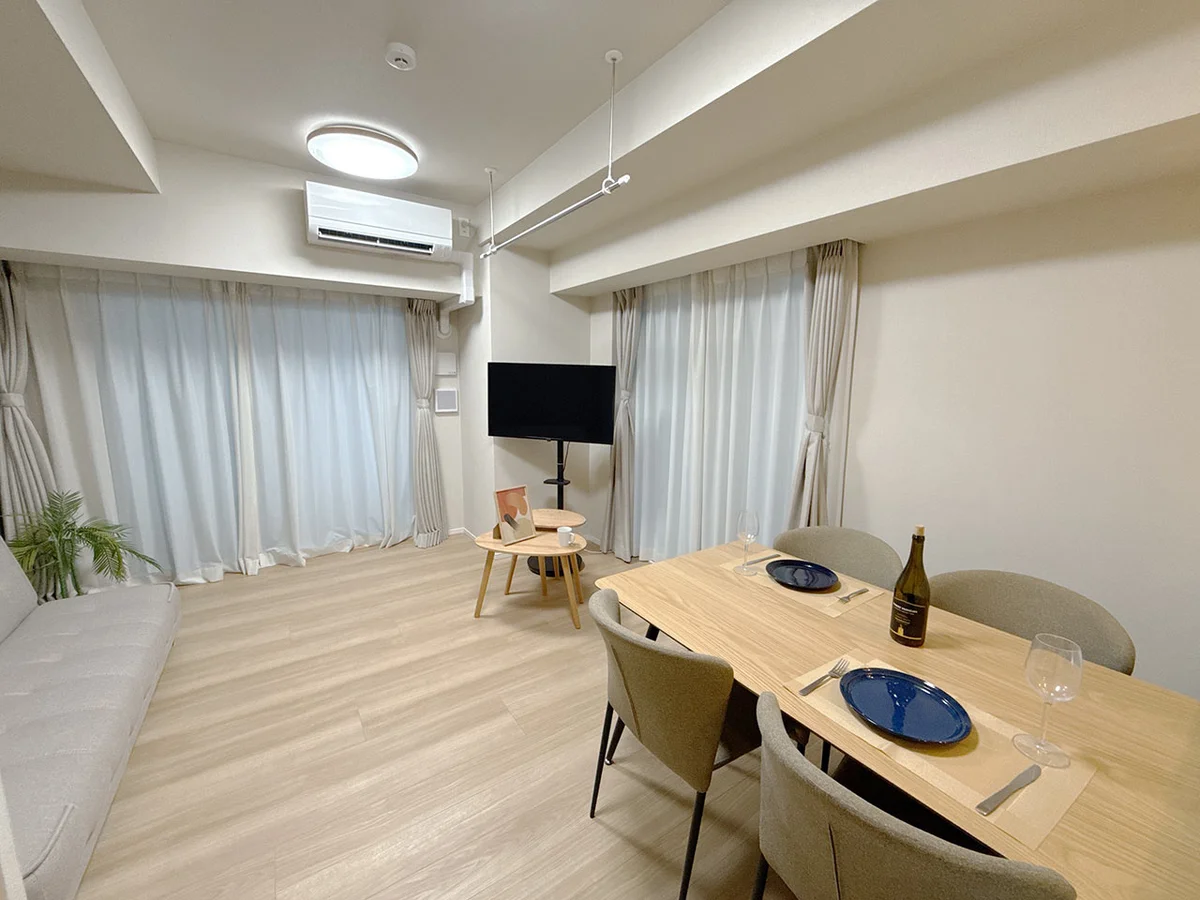 写真はイメージです。ラグなどの室内装飾はございません。