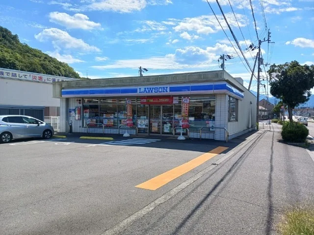 ローソン砥部消防署前店様まで300m