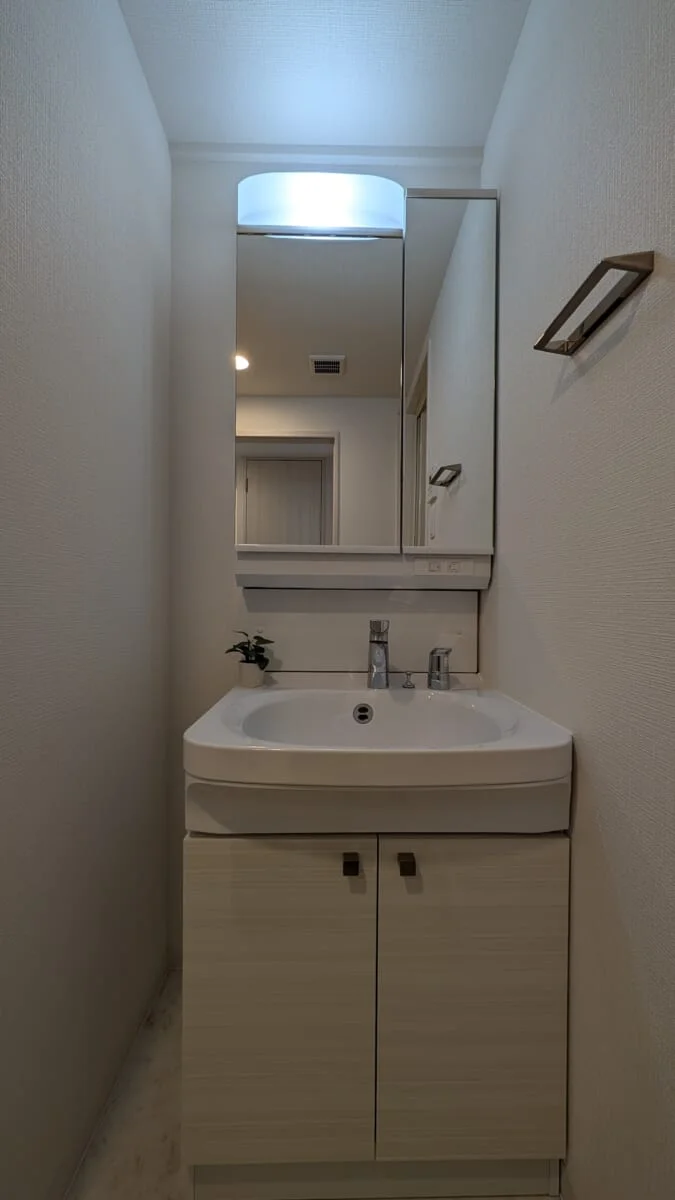 独立洗面台付き♪洗濯機も♪