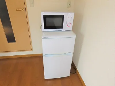 電子レンジ、冷蔵庫完備