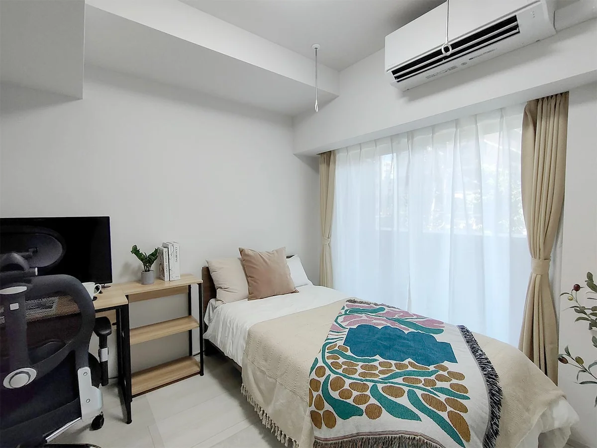 写真はイメージです。ラグなどの室内装飾はございません。