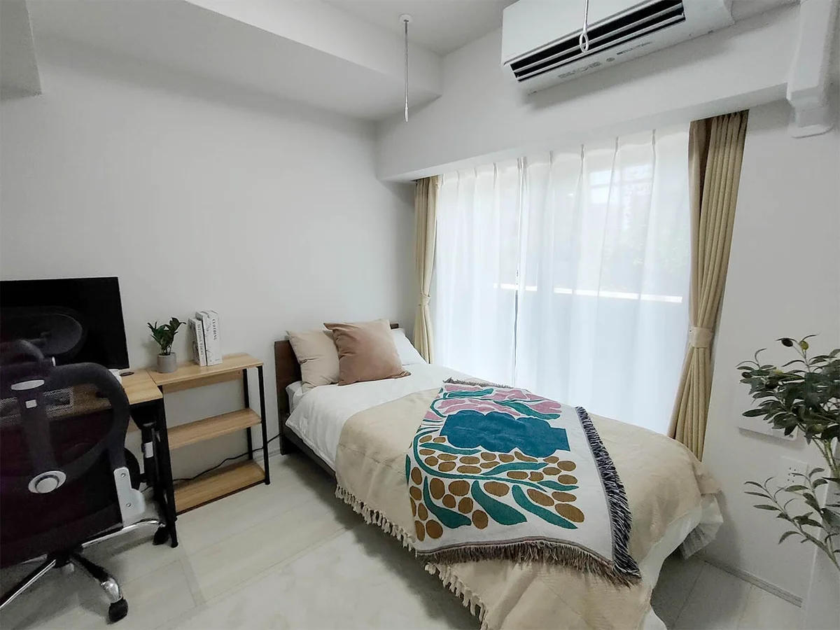 写真はイメージです。ラグなどの室内装飾はございません。