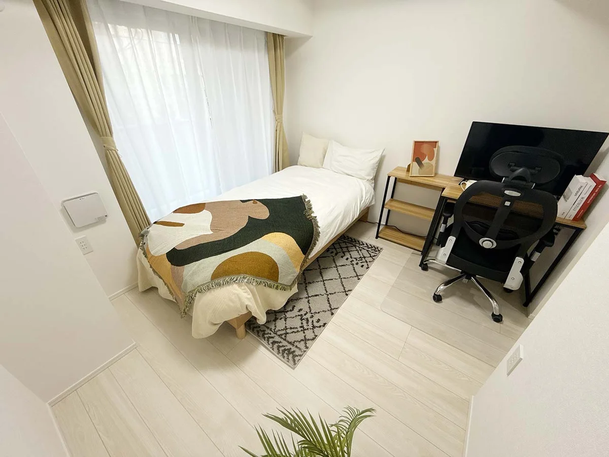 写真はイメージです。ラグなどの室内装飾はございません。