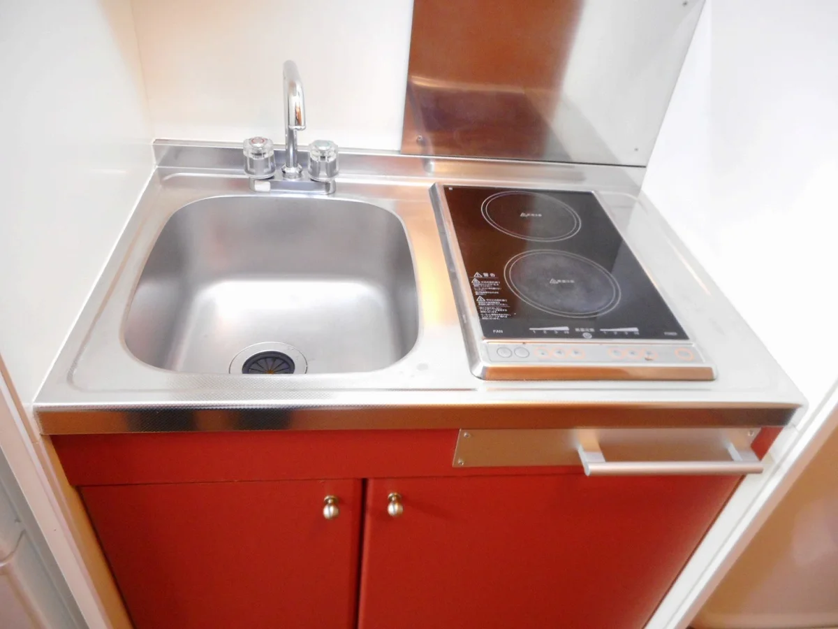 2口の電気コンロまたはIHコンロとなります