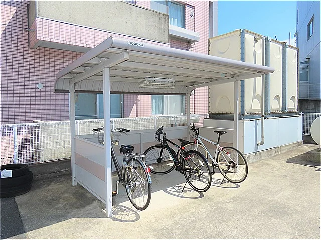 屋根付き駐輪場あり