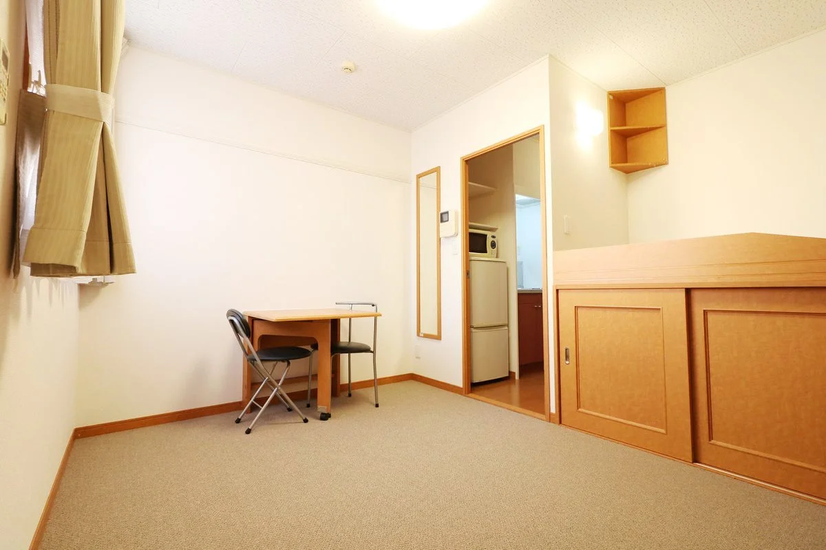 クローゼットやベッド下収納・階段下収納でお部屋も広々！！