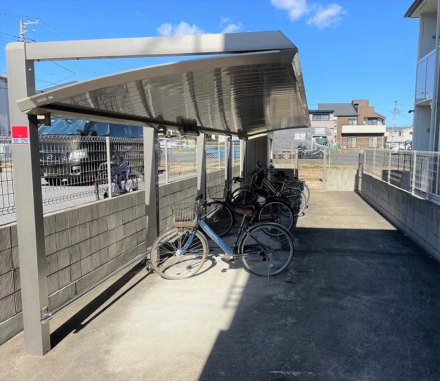 屋根付き駐輪場