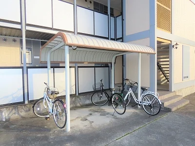 屋根付き駐輪場あり
