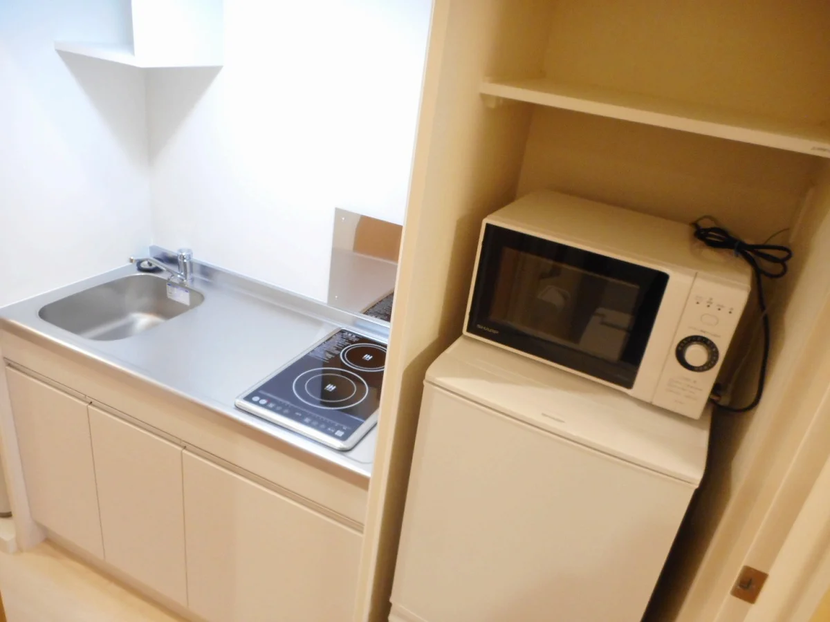 電子レンジ、冷蔵庫完備