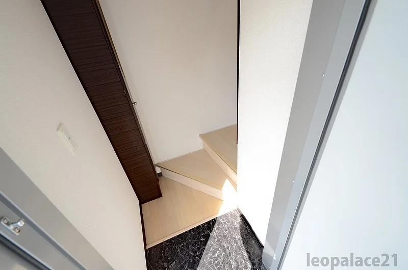 同シリーズの類似となります。現況を優先致します。