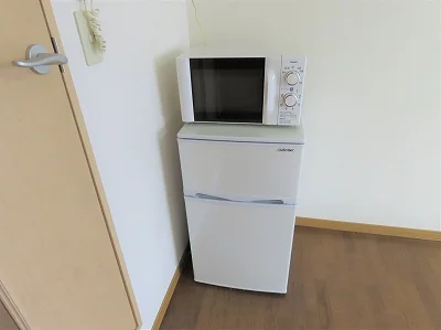 電子レンジ、冷蔵庫完備