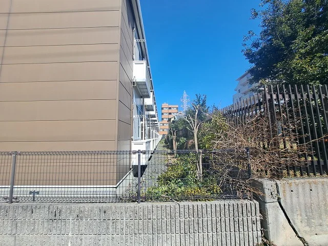 窓先