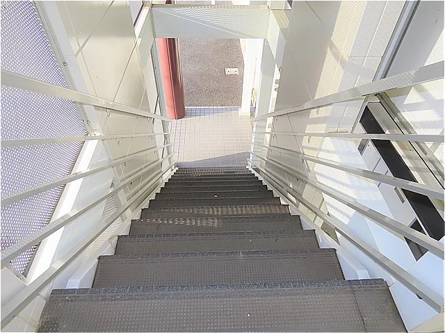 階段上からのアングルです