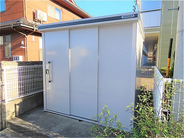 敷地内にゴミ庫が設置されておりゴミ捨てに便利です