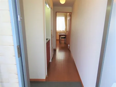 玄関からのアングルです