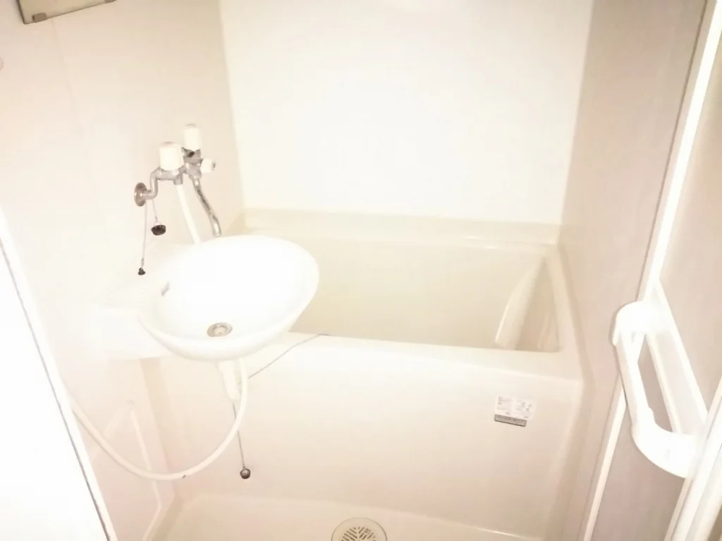 バス・トイレ別です。1LDKは追炊き機能付き。