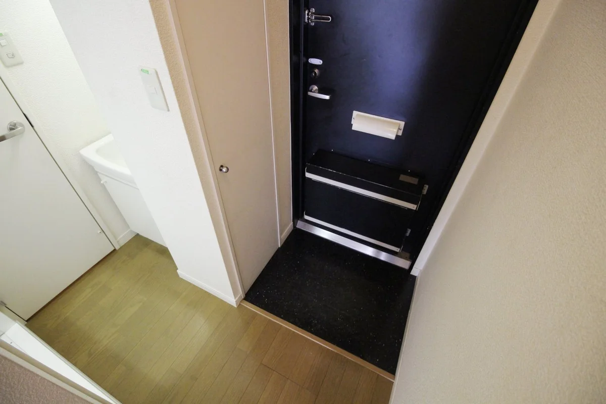 玄関スペースにはシューズBOX・宅配BOXを完備！