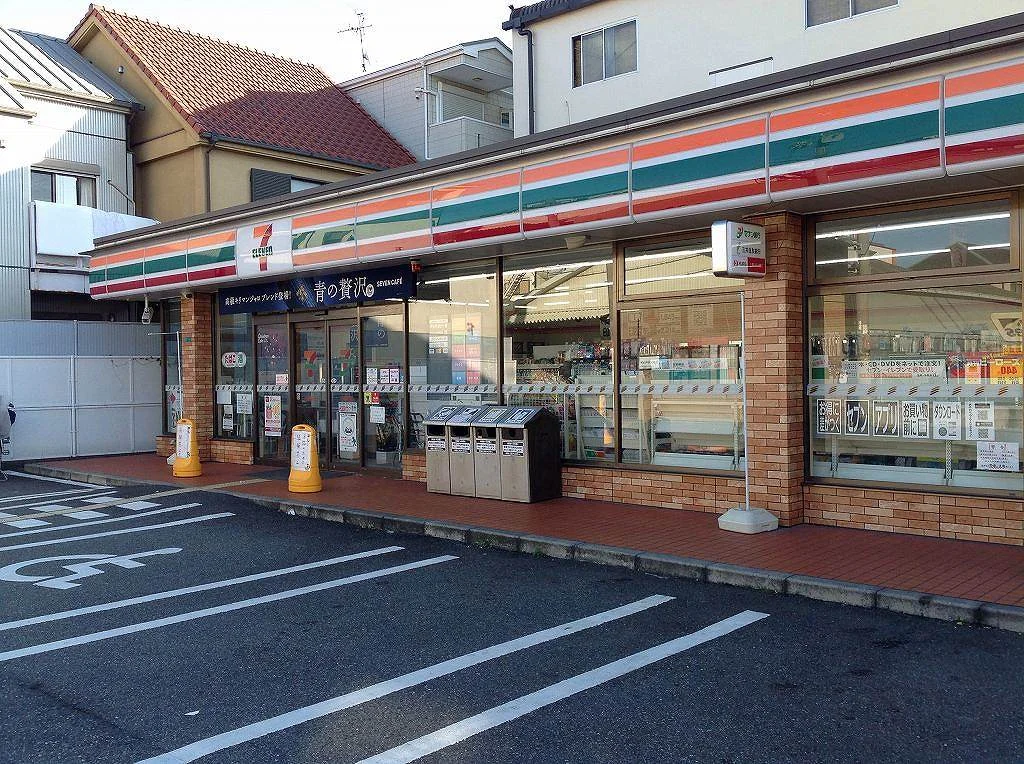 徒歩１分圏内にセブンイレブンがあるのは便利ですね！
