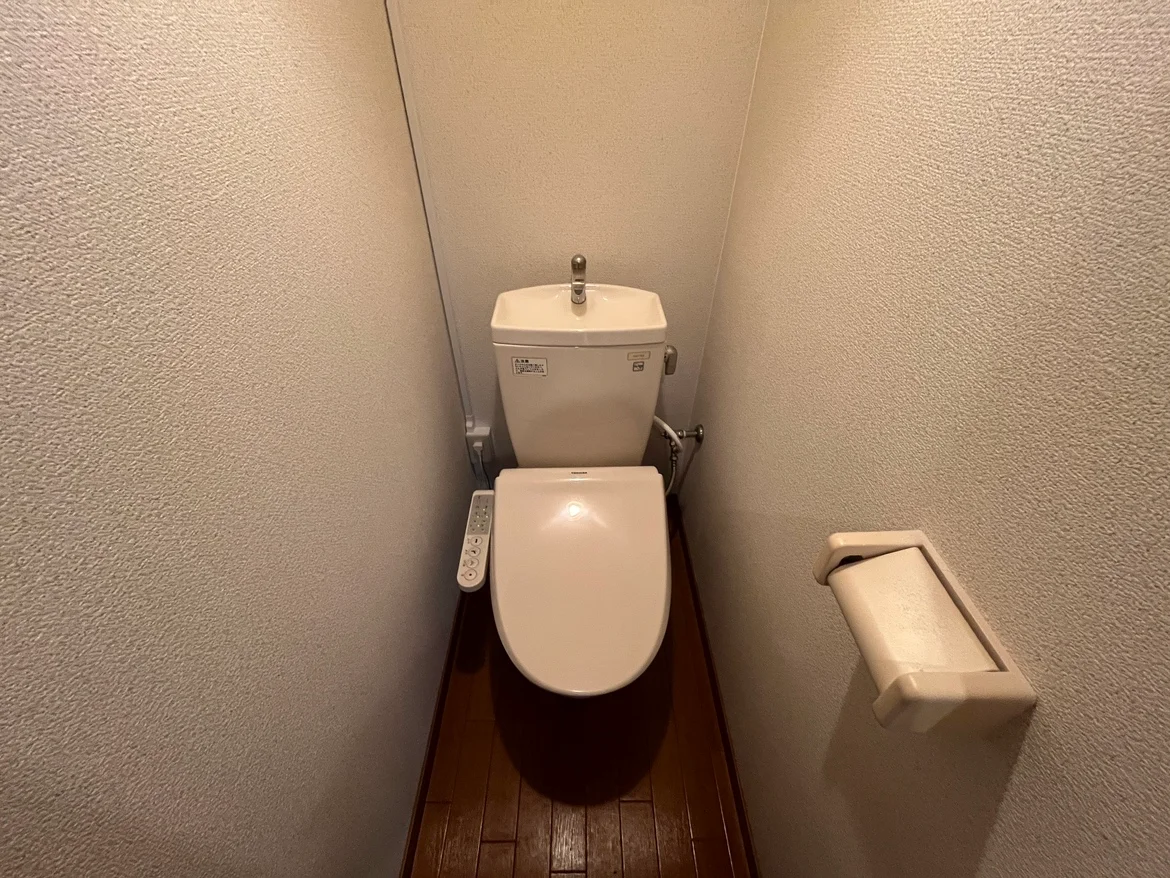 トイレ　ウォシュレット付き！