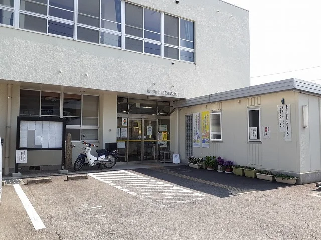 松山市役所桑原支所様まで1300m