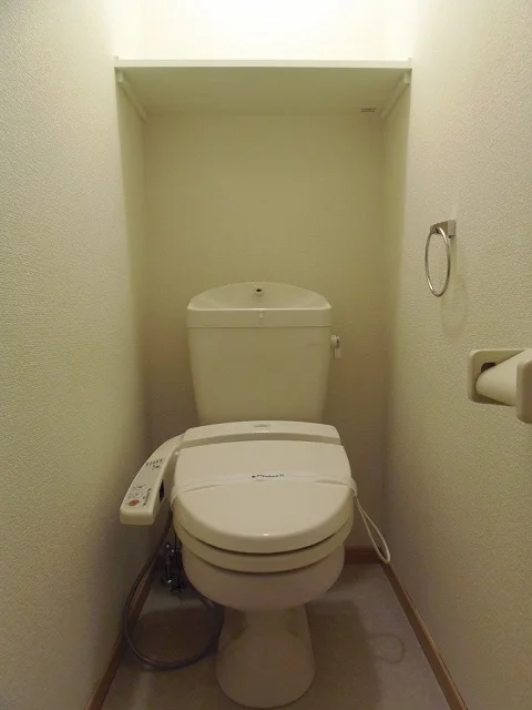 温水暖房便座完備です