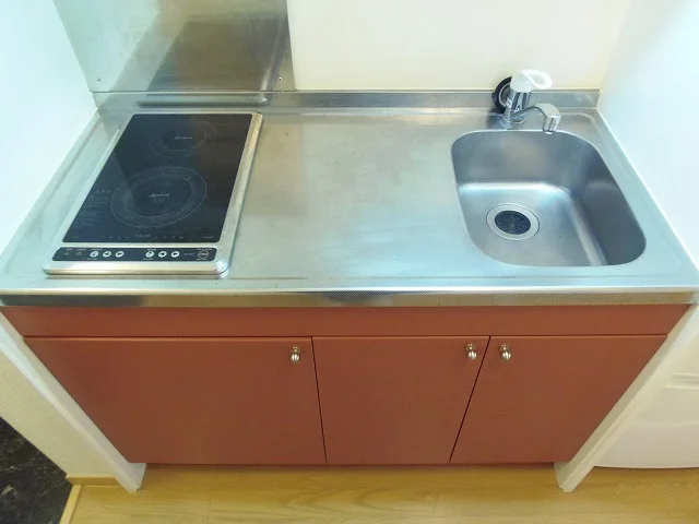 コンロはラジエントヒーターになります