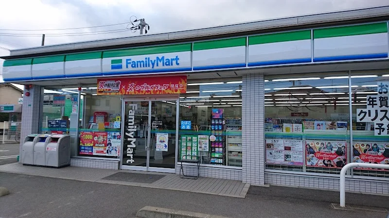 コンビニまで徒歩3分