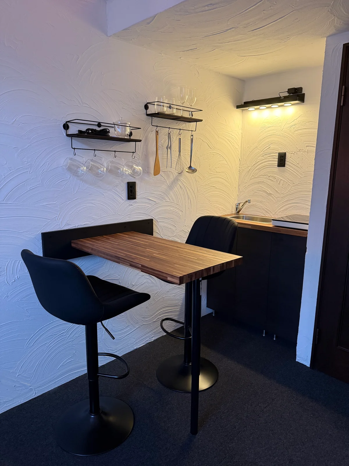 食器・調理器具完備のキッチン