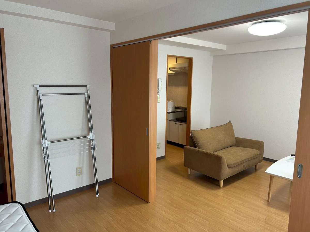 洋室からのリビングです