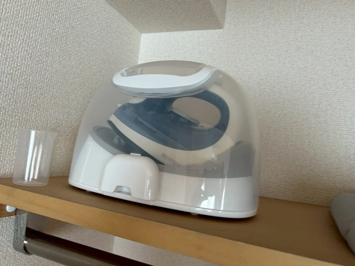 アイロン、アイロン台があります