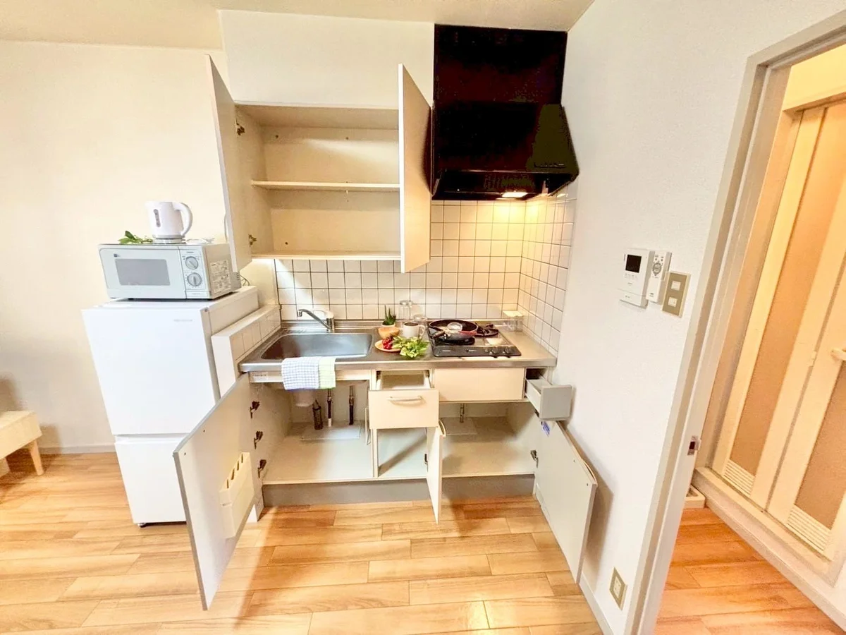 ※撮影用の観察植物・食器調理器具・雑貨類等はございません。※写真は現況優先