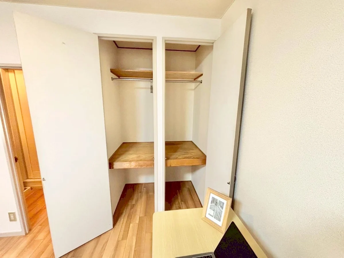 ※撮影用の観察植物・食器調理器具・雑貨類等はございません。※写真は現況優先