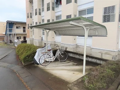 屋根付き駐輪場あり