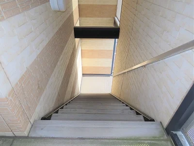 階段上からのアングルです