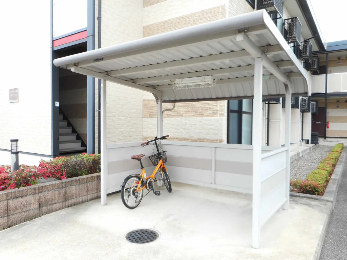 屋根付き駐輪場あり