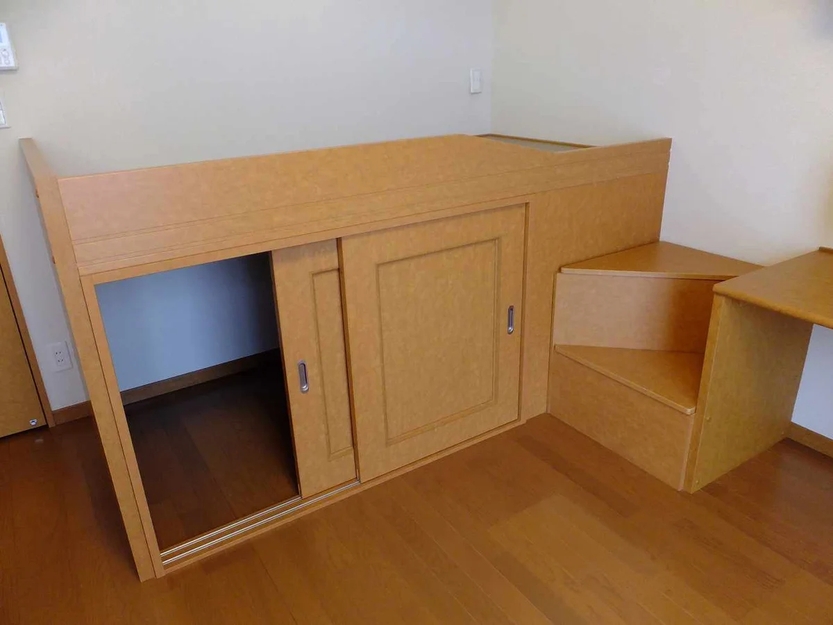 ベッド下は広々収納です♪