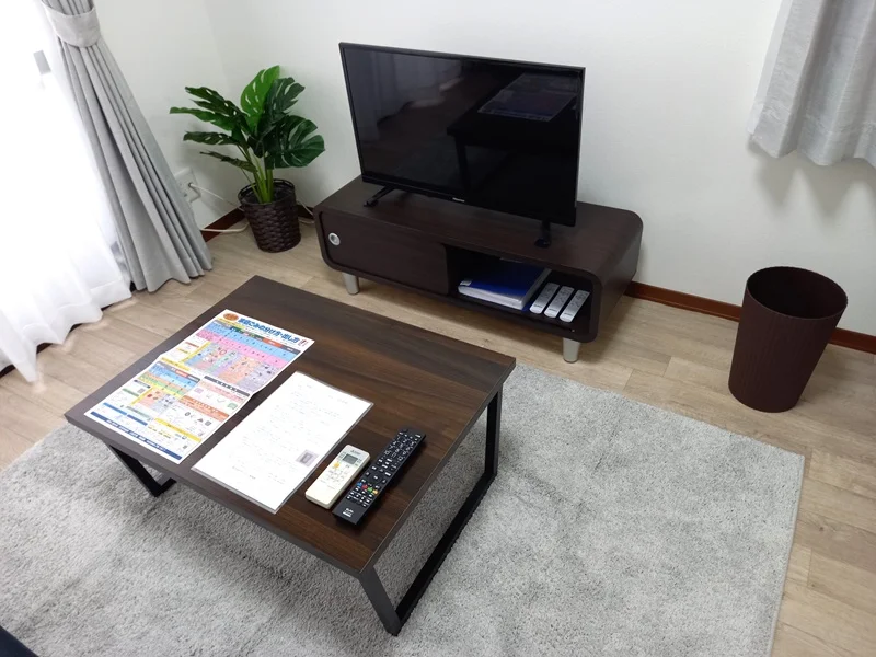 リビング　32型TV