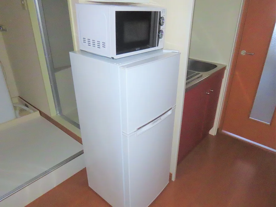 電子レンジ、冷蔵庫完備
