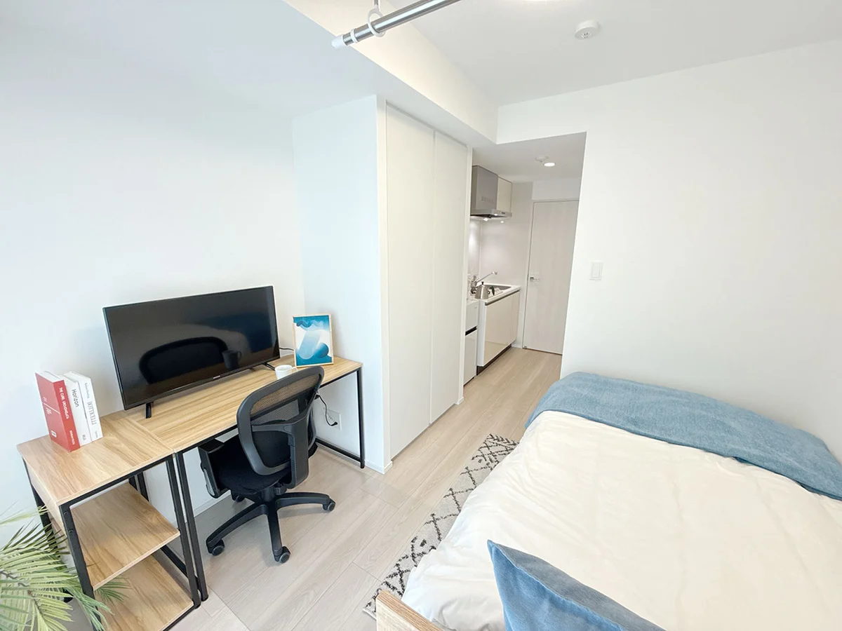 写真はお部屋のイメージです。ラグ等の室内装飾はございません。