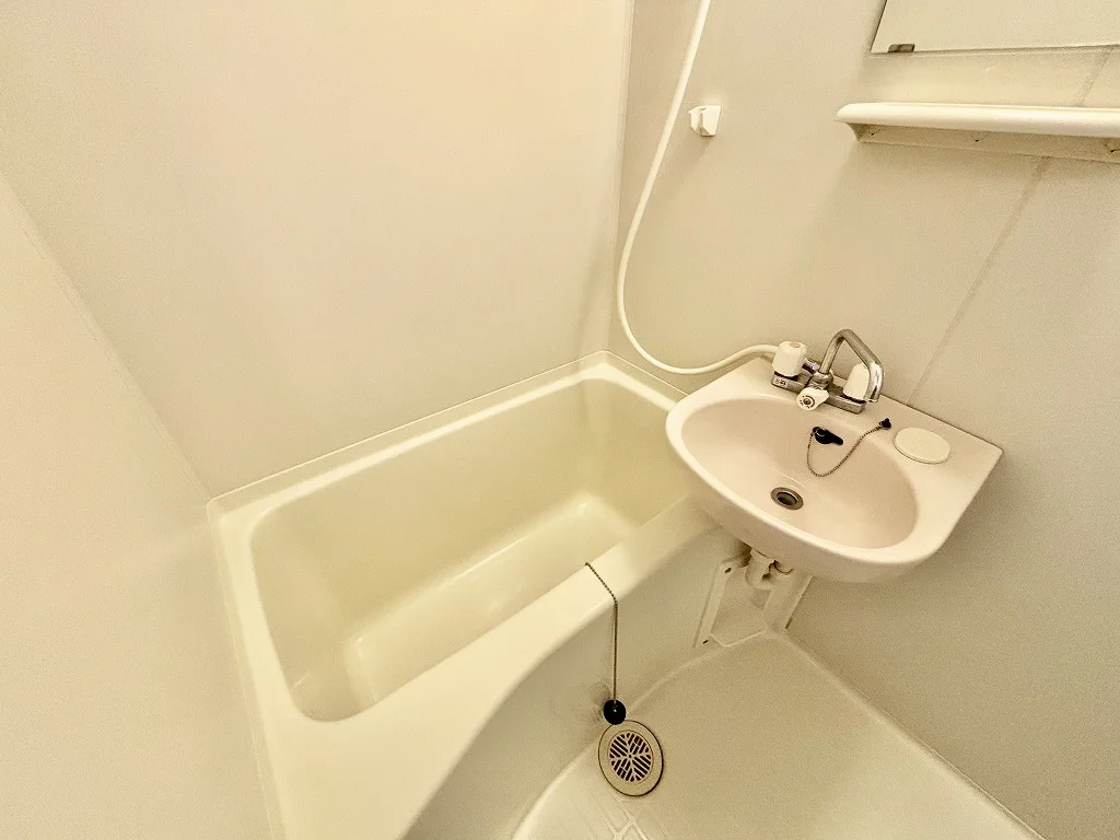 設備・仕様は号室により異なる為、現況を優先いたします。