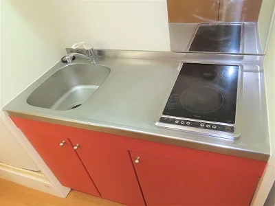 2口の電気コンロまたはIHコンロとなります