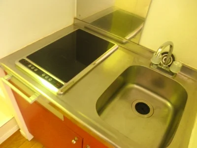 掃除しやすい電気コンロ付き