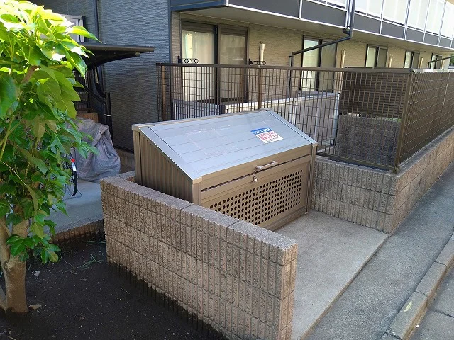 ダストボックス