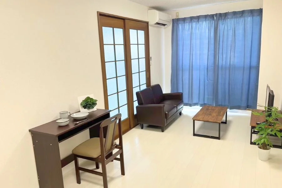 ※撮影用の観葉植物・雑貨類等はございません。