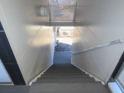 階段上からのアングルです
