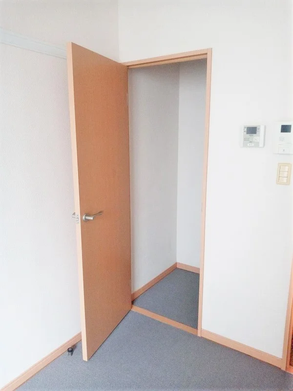 1Fはフローリング、2Fは絨毯になります。