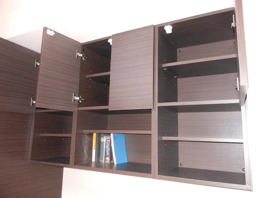 オープン棚付ウォールキャビネット。テレビ台上部吊戸棚