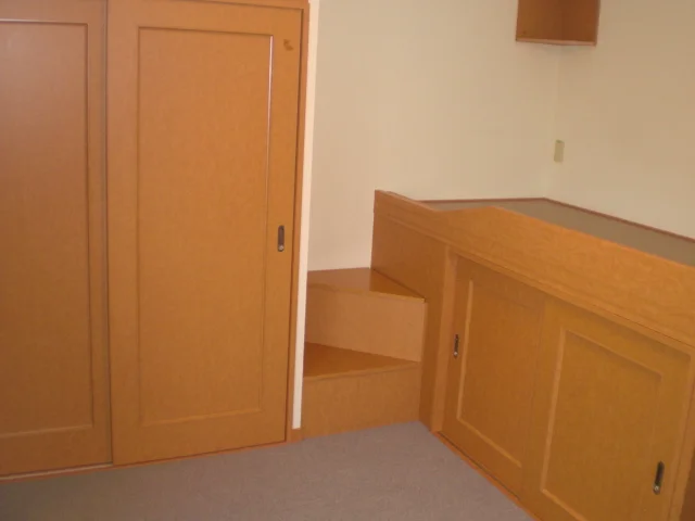 1F フローリング　２Ｆ　カーペット