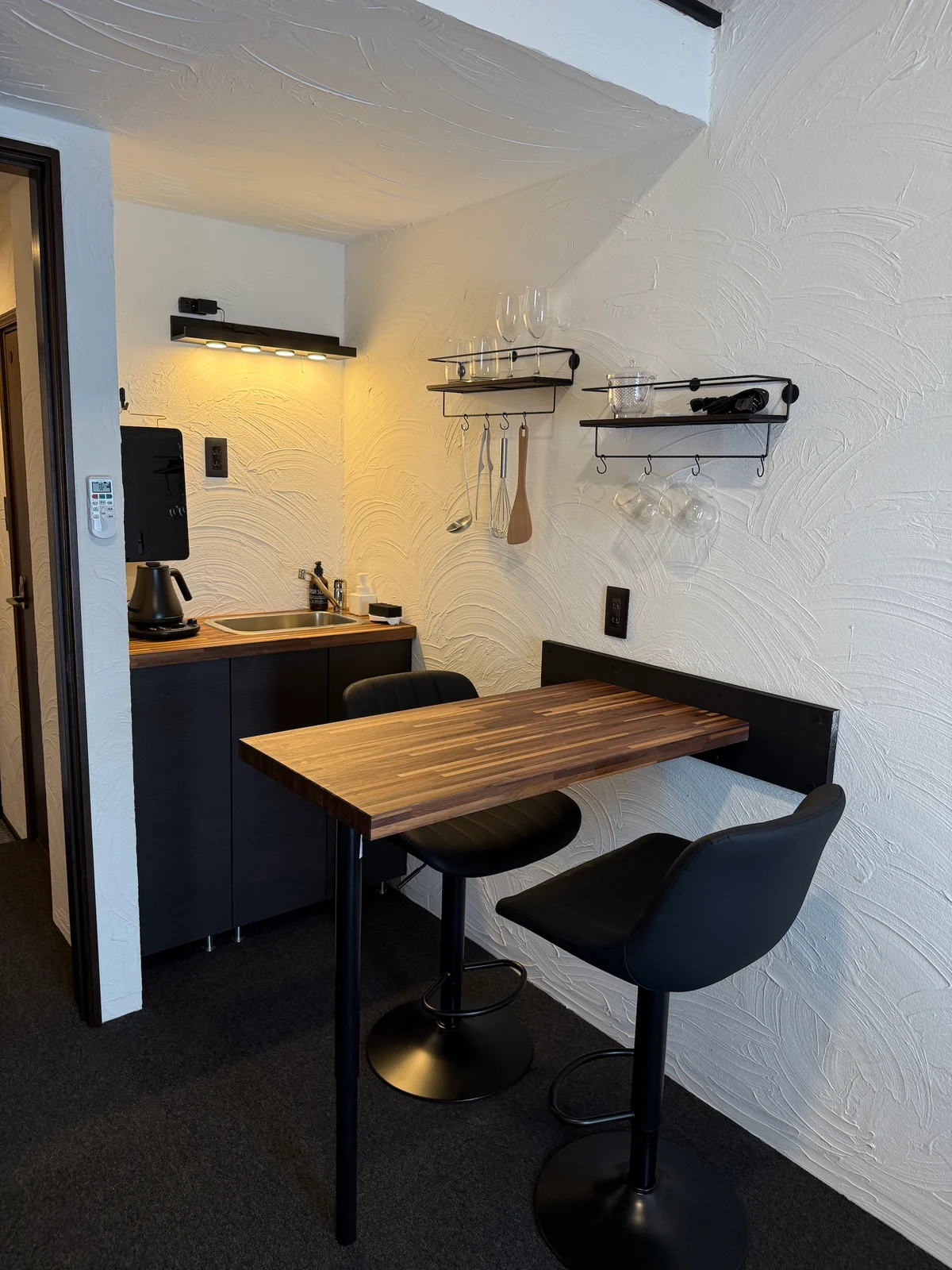 食器・調理器具完備のキッチン