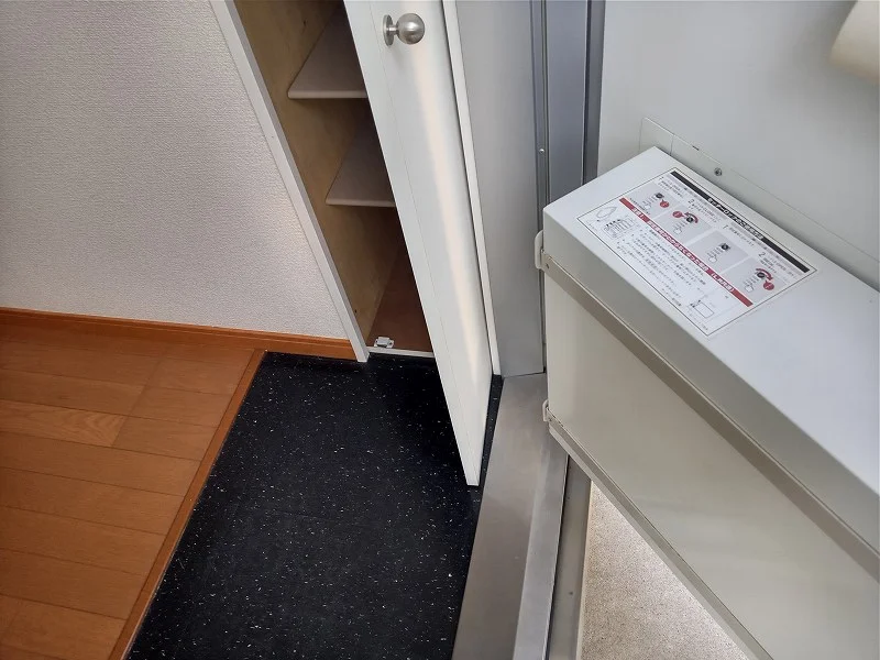 シューズボックス付き、宅配ボックス付き